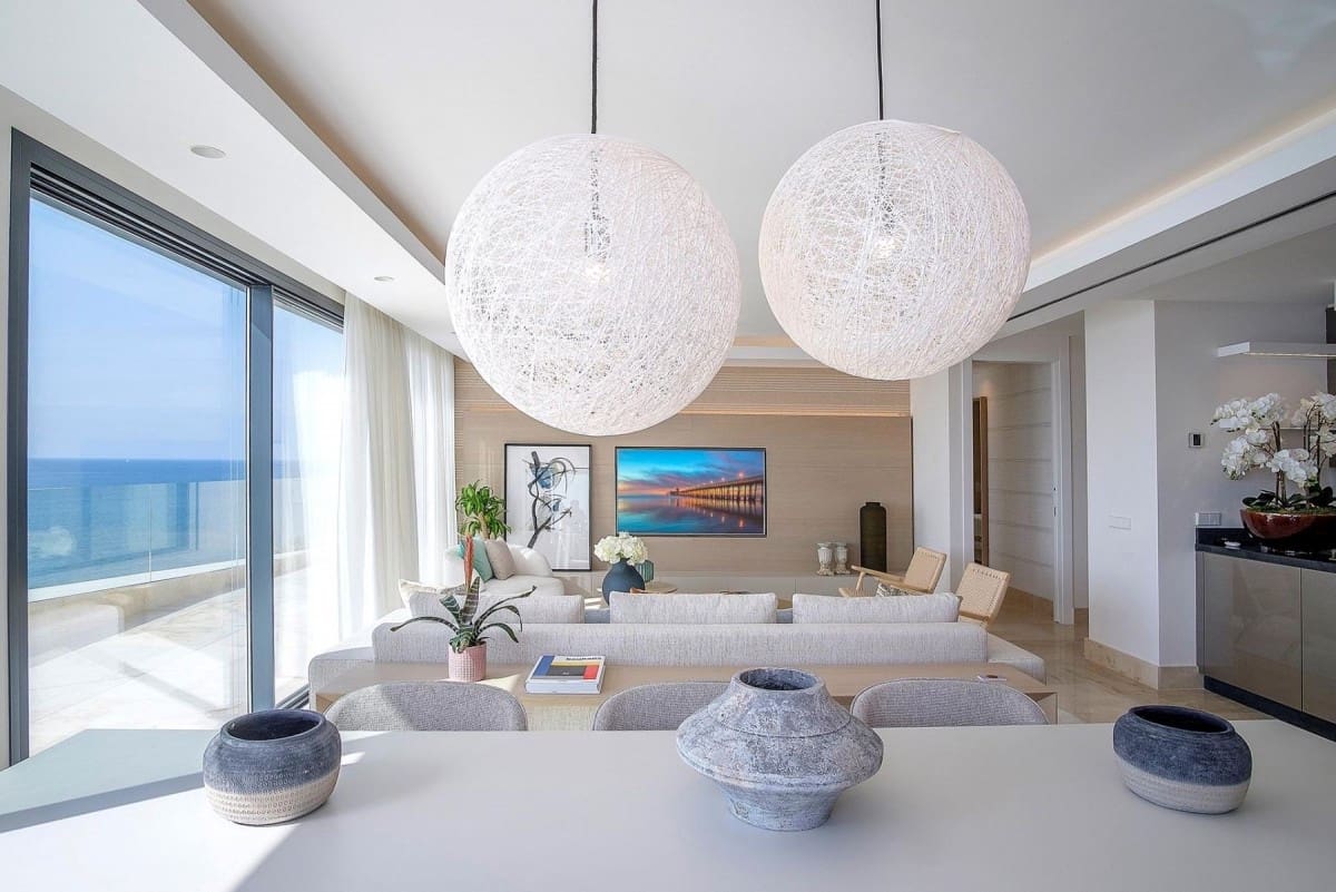 Ático de 3 habitaciones en Estepona en venta con piscina garaje - 2.290.000 € (Ref: 10001578)