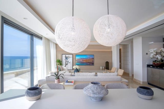 Ático de 3 habitaciones en Estepona en venta con piscina garaje - 2.290.000 € (Ref: 10001578)
