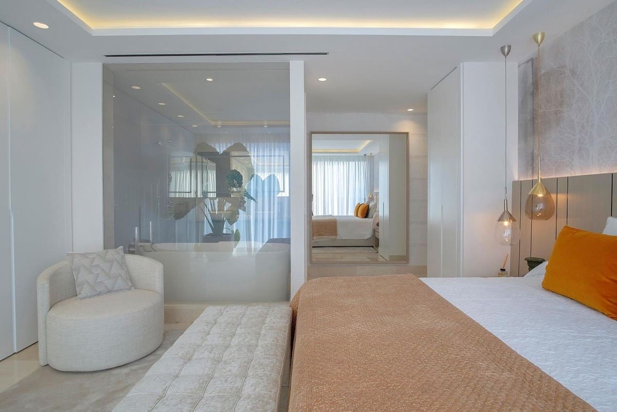 Ático de 3 habitaciones en Estepona en venta con piscina garaje - 2.290.000 € (Ref: 10001578)