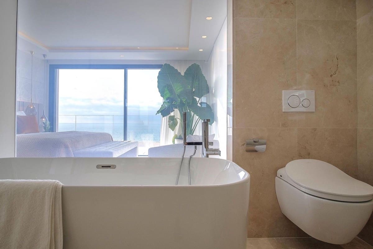 Ático de 3 habitaciones en Estepona en venta con piscina garaje - 2.290.000 € (Ref: 10001578)