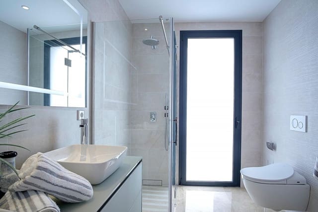 Ático de 3 habitaciones en Estepona en venta con piscina garaje - 2.290.000 € (Ref: 10001578)