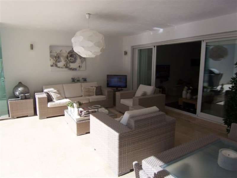 3 quarto Apartamento para venda em Puerto Banus com piscina garagem - 879 500 € (Ref: 10001580)