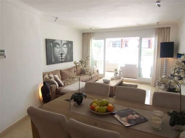 3 quarto Apartamento para venda em Puerto Banus, Marbella com piscina garagem - 879 500 € (Ref: 10001580)