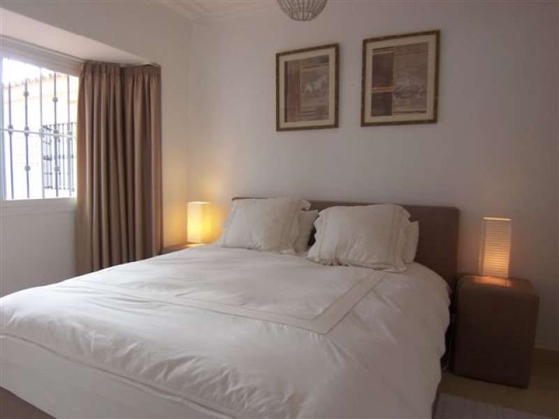 3 quarto Apartamento para venda em Puerto Banus com piscina garagem - 879 500 € (Ref: 10001580)