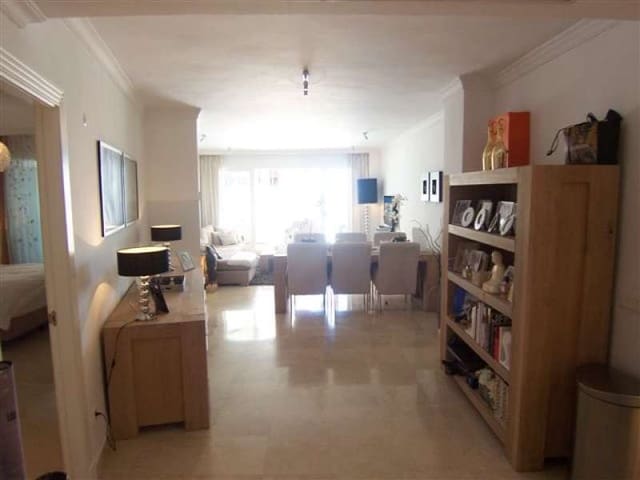 3 quarto Apartamento para venda em Puerto Banus, Marbella com piscina garagem - 879 500 € (Ref: 10001580)