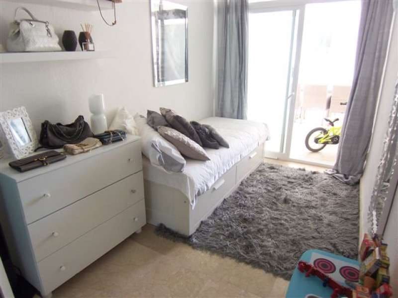 3 quarto Apartamento para venda em Puerto Banus com piscina garagem - 879 500 € (Ref: 10001580)