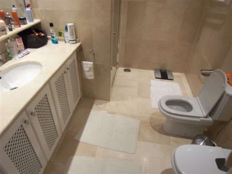 3 quarto Apartamento para venda em Puerto Banus com piscina garagem - 879 500 € (Ref: 10001580)