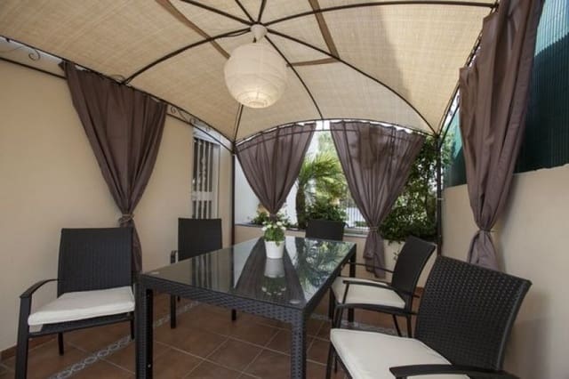4 sypialnia Willa na sprzedaż w Marbella z basenem garażem - 849 000 € (Ref: 10001581)