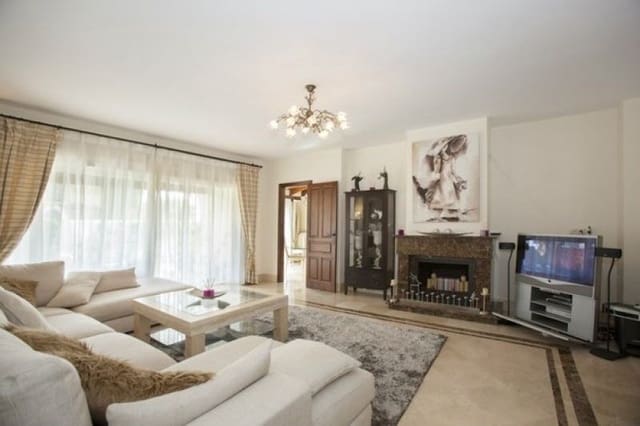 4 sypialnia Willa na sprzedaż w Marbella z basenem garażem - 849 000 € (Ref: 10001581)