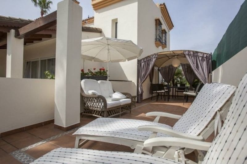 4 sypialnia Willa na sprzedaż w Marbella z basenem garażem - 849 000 € (Ref: 10001581)