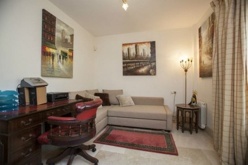 4 sypialnia Willa na sprzedaż w Marbella z basenem garażem - 849 000 € (Ref: 10001581)