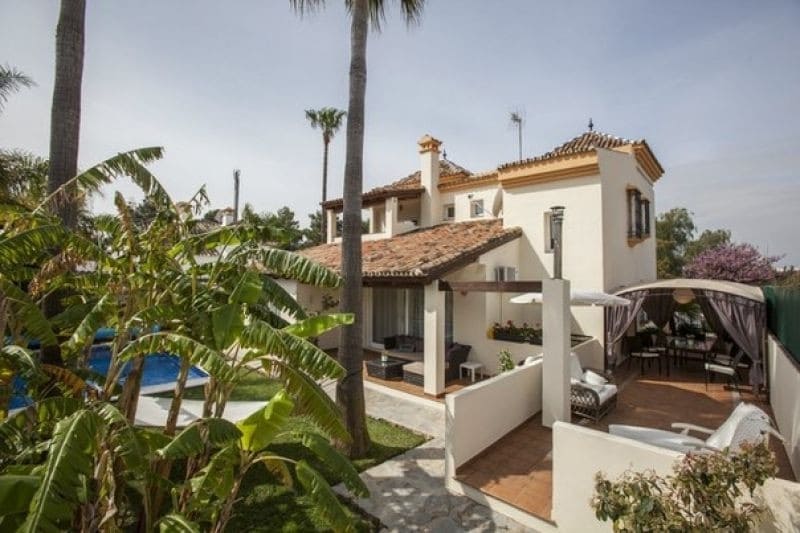 4 sypialnia Willa na sprzedaż w Marbella z basenem garażem - 849 000 € (Ref: 10001581)
