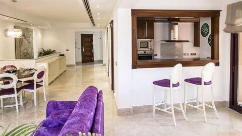 2 sypialnia Apartament na sprzedaż w Marbella z basenem garażem - 695 000 € (Ref: 10001582)