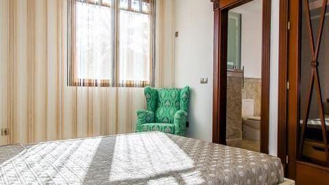 2 sypialnia Apartament na sprzedaż w Marbella z basenem garażem - 695 000 € (Ref: 10001582)