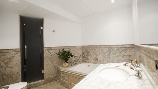 2 sypialnia Apartament na sprzedaż w Marbella z basenem garażem - 695 000 € (Ref: 10001582)