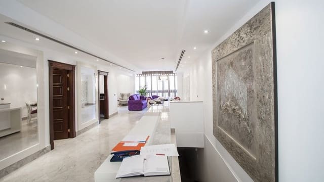 2 sypialnia Apartament na sprzedaż w Marbella z basenem garażem - 695 000 € (Ref: 10001582)