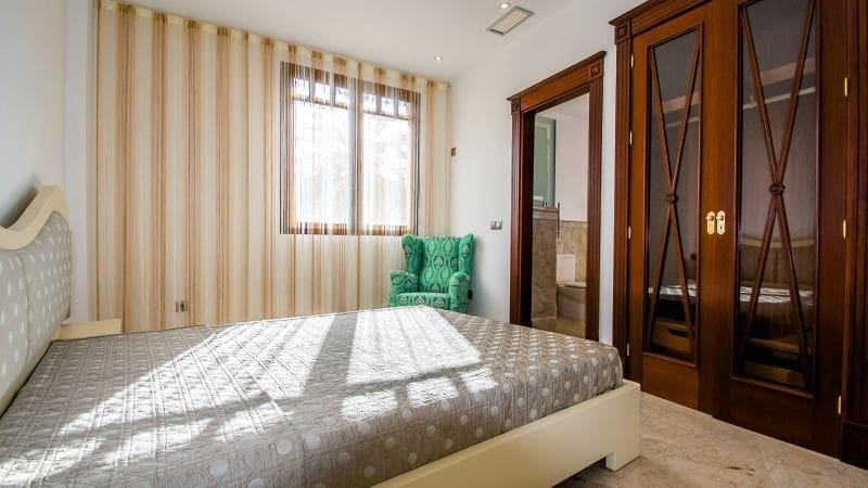 2 sypialnia Apartament na sprzedaż w Marbella z basenem garażem - 695 000 € (Ref: 10001582)