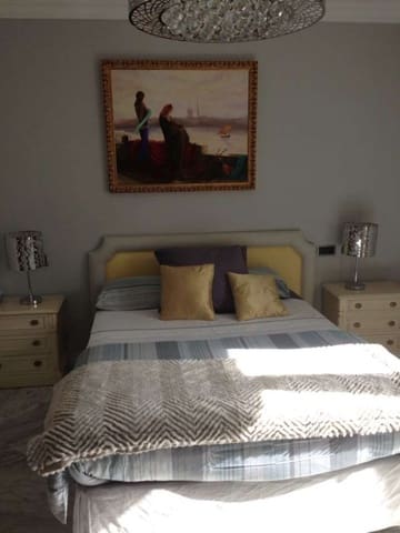 3 bedroom Apartment for sale in Puerto Banus, Marbella with pool - € 1,200,000 (Ref: 10001583)