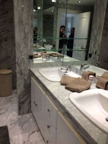 3 bedroom Apartment for sale in Puerto Banus, Marbella with pool - € 1,200,000 (Ref: 10001583)