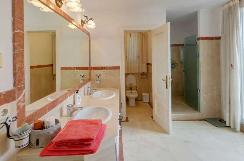 3 sovrum Hus till salu i Casares med pool garage - 850 000 € (Ref: 10001584)