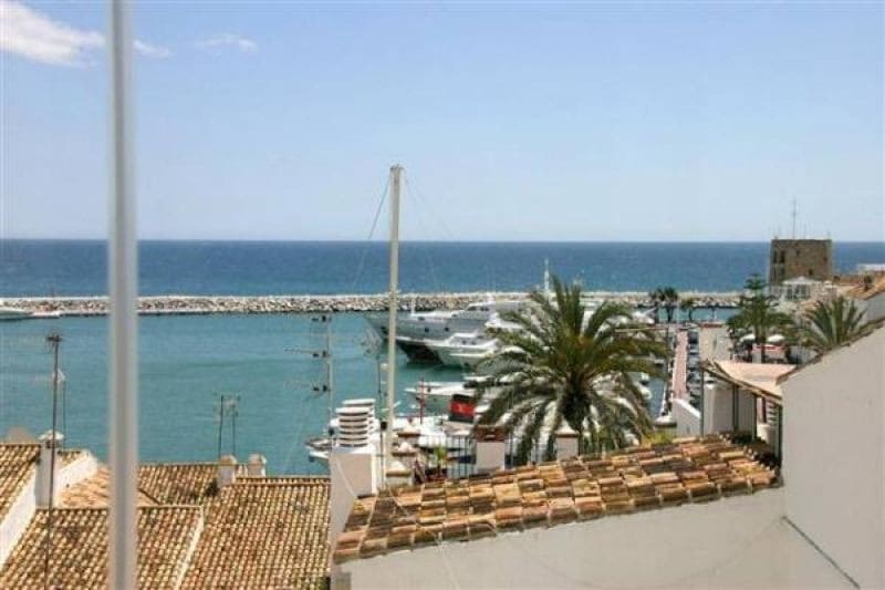 2 sypialnia Apartament na sprzedaż w Puerto Banus z basenem garażem - 780 000 € (Ref: 10001585)