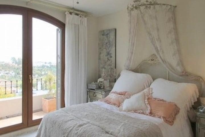 3 sypialnia Dom na sprzedaż w Estepona z basenem garażem - 435 000 € (Ref: 10001586)