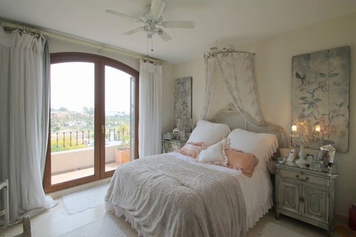 3 sypialnia Dom na sprzedaż w Estepona z basenem garażem - 435 000 € (Ref: 10001586)