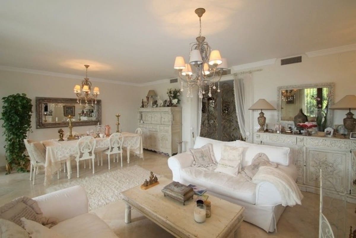 3 sypialnia Dom na sprzedaż w Estepona z basenem garażem - 435 000 € (Ref: 10001586)