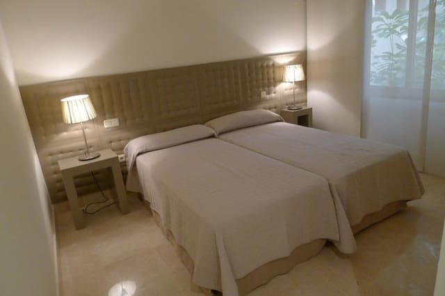 3 bedroom Apartment for sale in Marbella with pool garage - € 975,000 (Ref: 10001587)