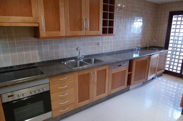 3 bedroom Apartment for sale in Marbella with pool garage - € 975,000 (Ref: 10001587)
