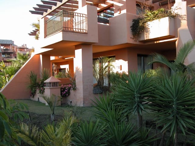 3 sypialnia Apartament na sprzedaż w Marbella z basenem - 1 100 000 € (Ref: 10001588)