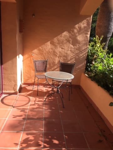 3 sypialnia Apartament na sprzedaż w Marbella z basenem - 1 100 000 € (Ref: 10001588)
