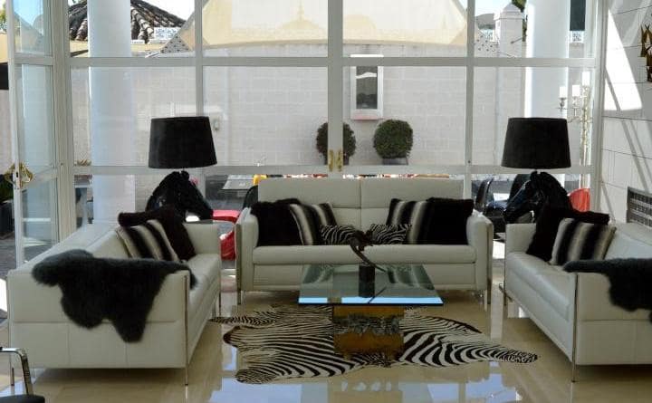 6 bedroom Villa for sale in Marbella with pool garage - € 3,995,000 (Ref: 10001589)