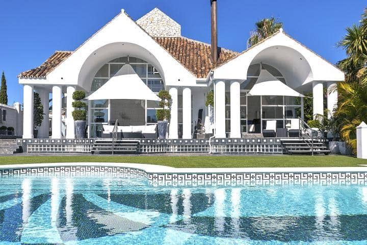6 bedroom Villa for sale in Marbella with pool garage - € 3,995,000 (Ref: 10001589)