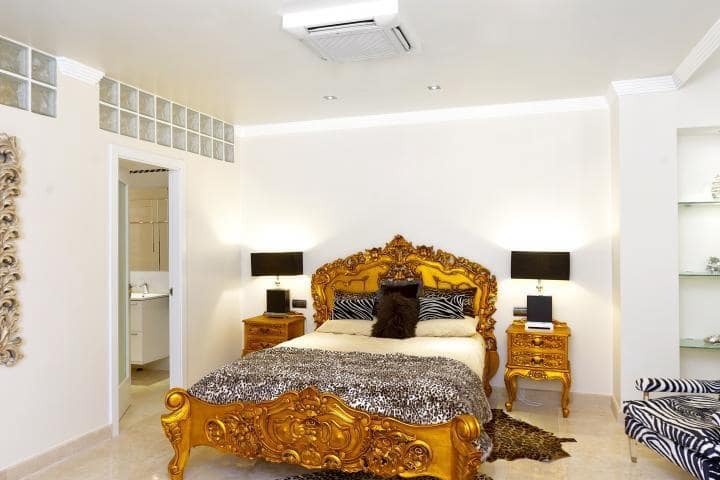 6 bedroom Villa for sale in Marbella with pool garage - € 3,995,000 (Ref: 10001589)