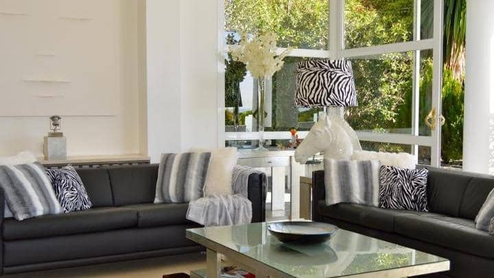 6 bedroom Villa for sale in Marbella with pool garage - € 3,995,000 (Ref: 10001589)