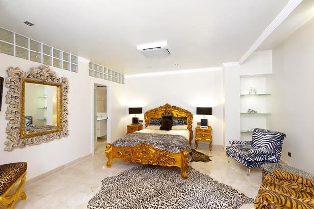 6 bedroom Villa for sale in Marbella with pool garage - € 3,995,000 (Ref: 10001589)
