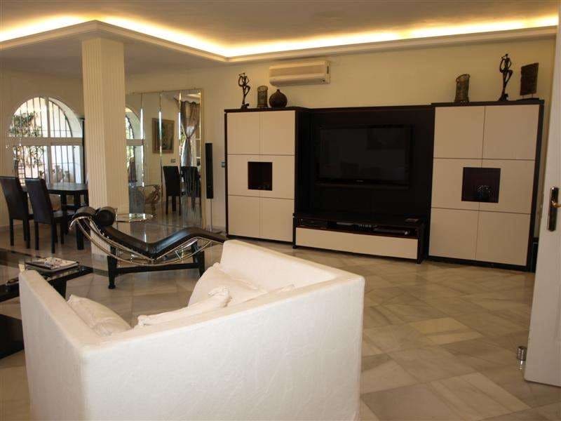 4 Zimmer Haus zu verkaufen in Marbella mit Pool - 899.000 € (Ref: 10001590)