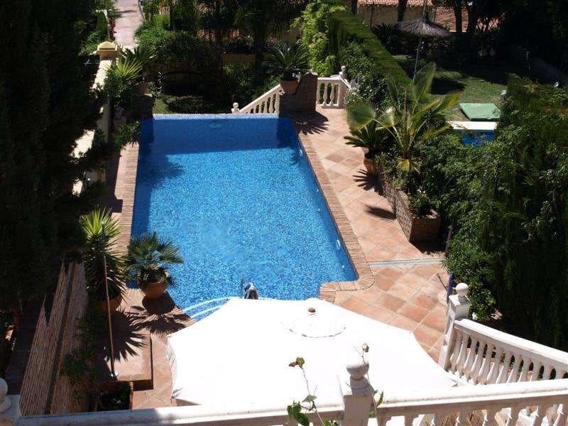 4 Zimmer Haus zu verkaufen in Marbella mit Pool - 899.000 € (Ref: 10001590)