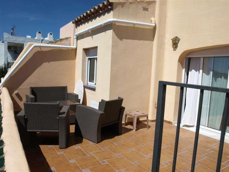 4 Zimmer Haus zu verkaufen in Marbella mit Pool - 899.000 € (Ref: 10001590)