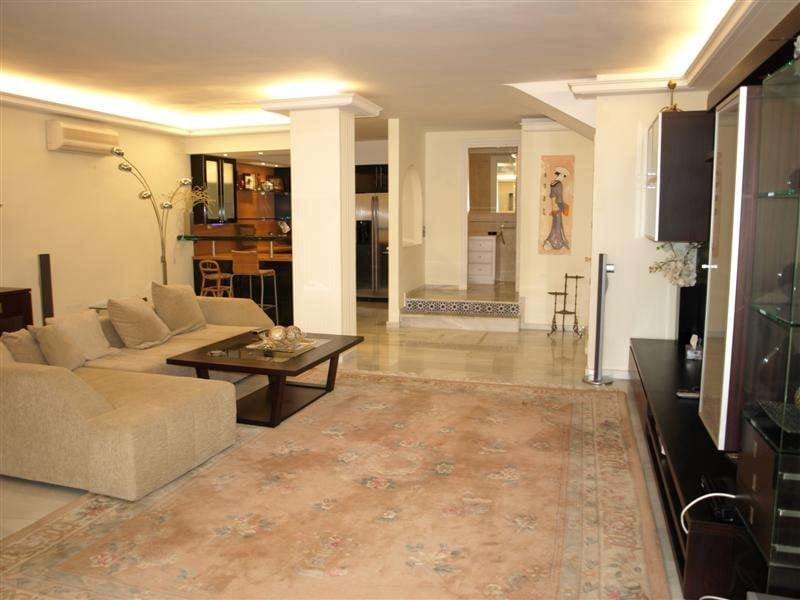 4 Zimmer Haus zu verkaufen in Marbella mit Pool - 899.000 € (Ref: 10001590)
