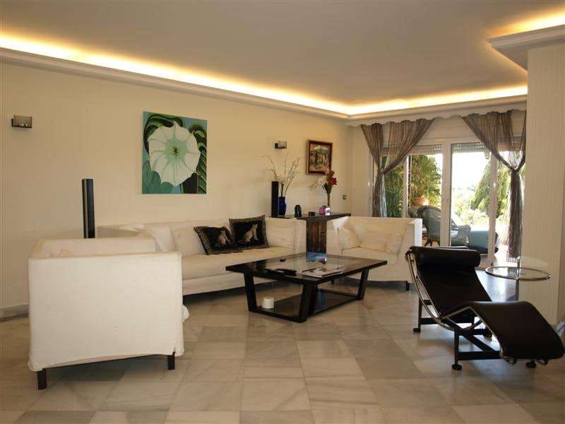 4 Zimmer Haus zu verkaufen in Marbella mit Pool - 899.000 € (Ref: 10001590)