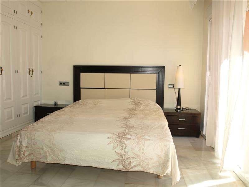 4 Zimmer Haus zu verkaufen in Marbella mit Pool - 899.000 € (Ref: 10001590)