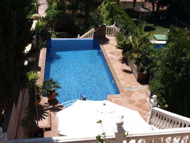 4 Zimmer Haus zu verkaufen in Marbella mit Pool - 899.000 € (Ref: 10001590)