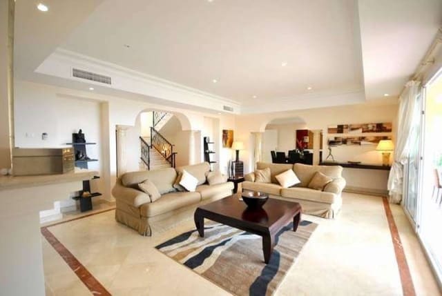 Chalet de 7 habitaciones en Marbella en venta con piscina garaje - 2.450.000 € (Ref: 10001592)