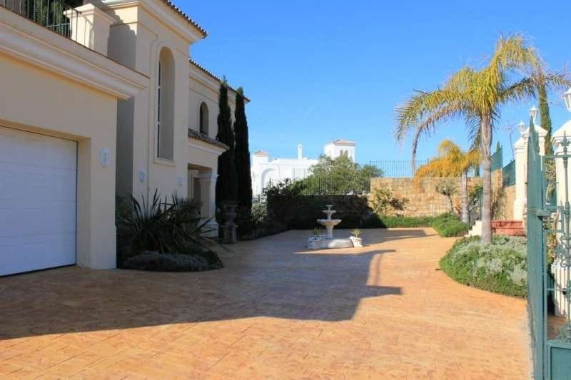 Chalet de 7 habitaciones en Marbella en venta con piscina garaje - 2.450.000 € (Ref: 10001592)