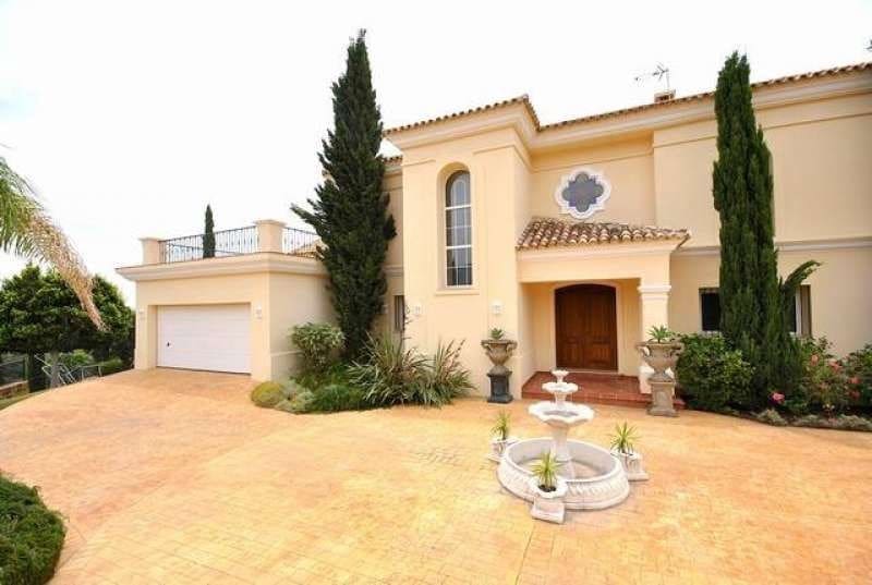 Chalet de 7 habitaciones en Marbella en venta con piscina garaje - 2.450.000 € (Ref: 10001592)