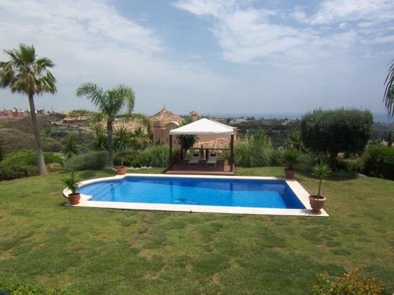Chalet de 7 habitaciones en Marbella en venta con piscina garaje - 2.450.000 € (Ref: 10001592)