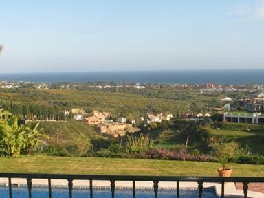 7 slaapkamer Villa te koop in Marbella met zwembad garage - € 2.250.000 (Ref: 10001593)