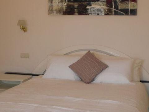 7 slaapkamer Villa te koop in Marbella met zwembad garage - € 2.250.000 (Ref: 10001593)